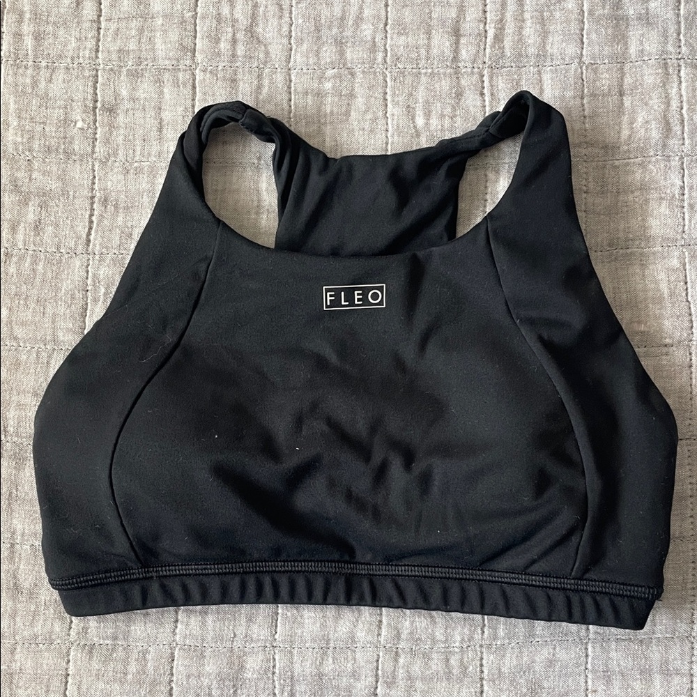 Fleo Women's Classic Black Sports Bra
